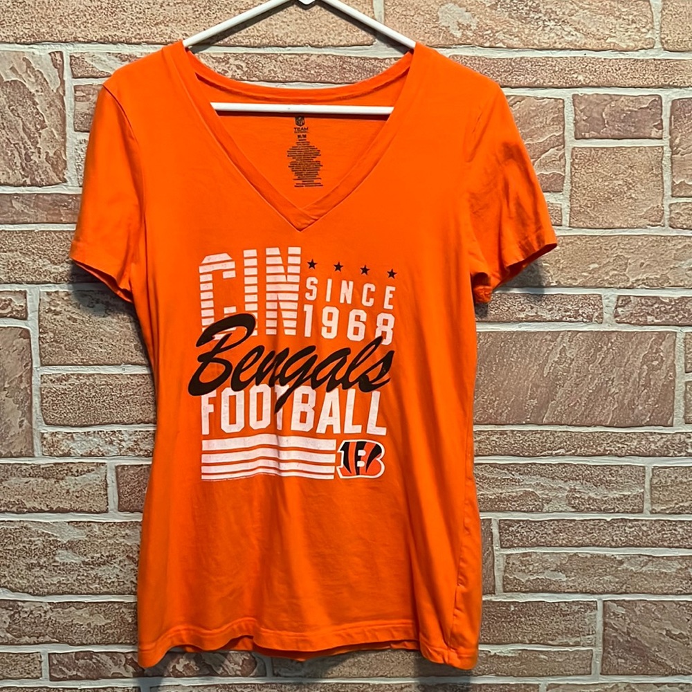 Cincinnati Bengals Orange women’s medium M v neck tee